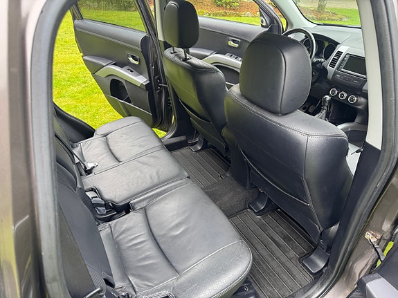 Mitsubishi Outlander 14 of 30