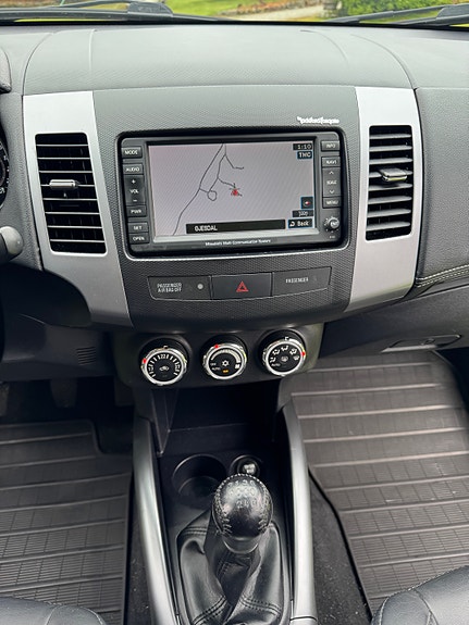 Mitsubishi Outlander 18 of 30