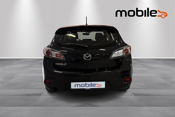 Mazda 3 4 of 5