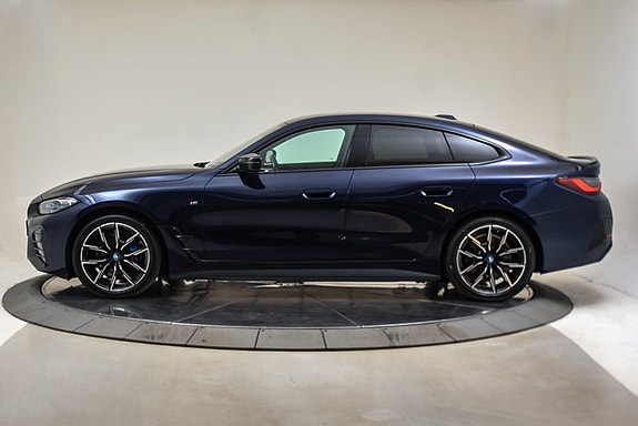 BMW i4 2 of 5