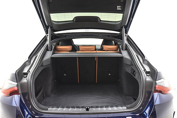 BMW i4 4 of 5