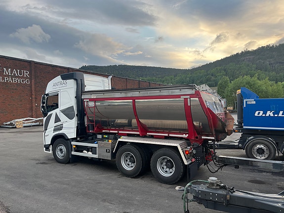 Volvo FH13 540 6x4 Dumper, Asfalt, Brøyterigget med høvelskjær 5 of 5