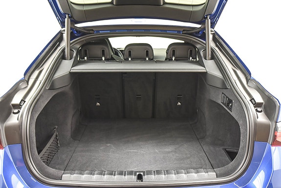 BMW i4 4 of 5