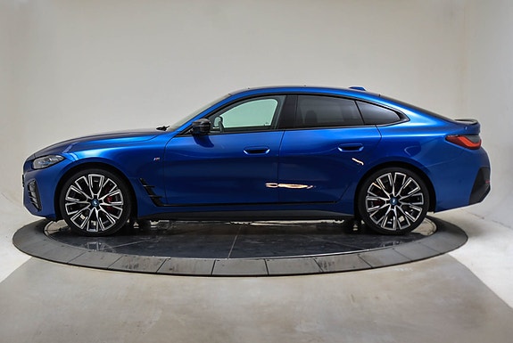 BMW i4 2 of 5