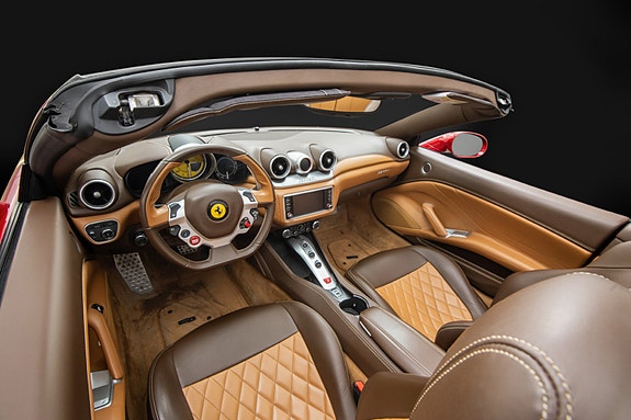 Ferrari California 28 of 30