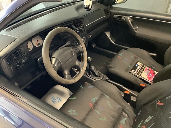Volkswagen Golf III 2 of 15