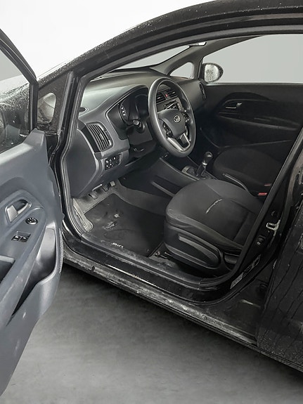 Kia Rio 10 of 26