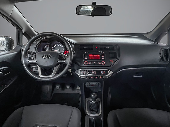 Kia Rio 13 of 26