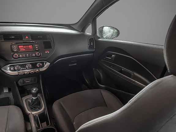 Kia Rio 19 of 26