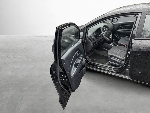 Kia Rio 9 of 26