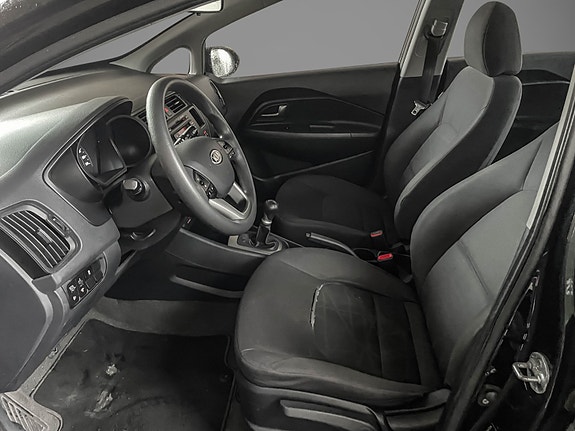 Kia Rio 11 of 26