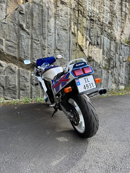 Suzuki GSX-R 1100 13 of 21