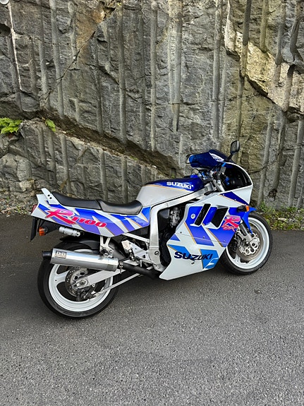 Suzuki GSX-R 1100 8 of 21