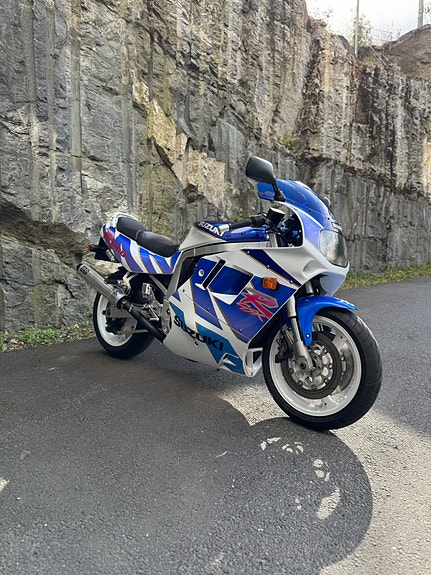 Suzuki GSX-R 1100 4 of 21