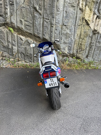 Suzuki GSX-R 1100 12 of 21