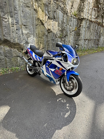 Suzuki GSX-R 1100 5 of 21