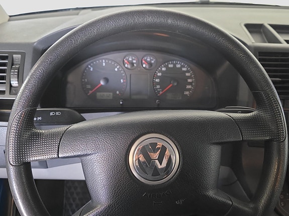 Volkswagen Transporter 9 of 14