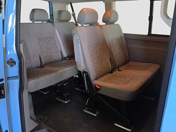 Volkswagen Transporter 10 of 14