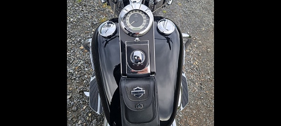 Harley-Davidson FLSTN Softail Deluxe 5 of 20