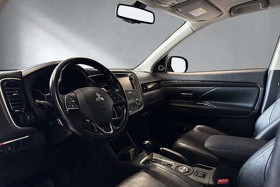 Mitsubishi Outlander 18 of 30