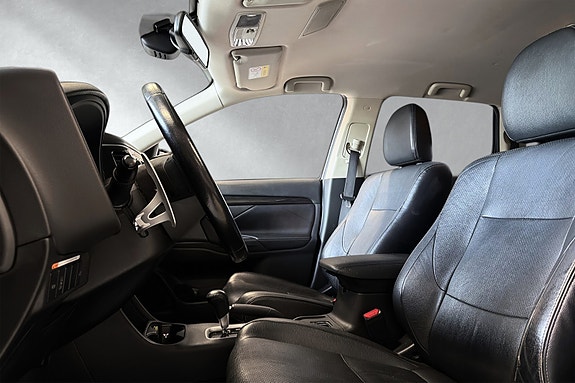 Mitsubishi Outlander 19 of 30