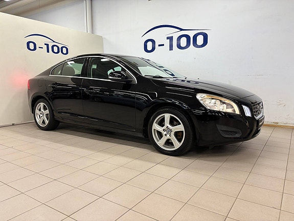 Volvo S60 3 of 5