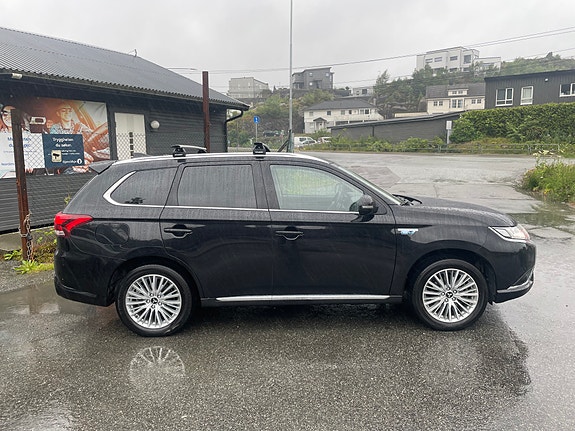 Mitsubishi Outlander 4 of 18