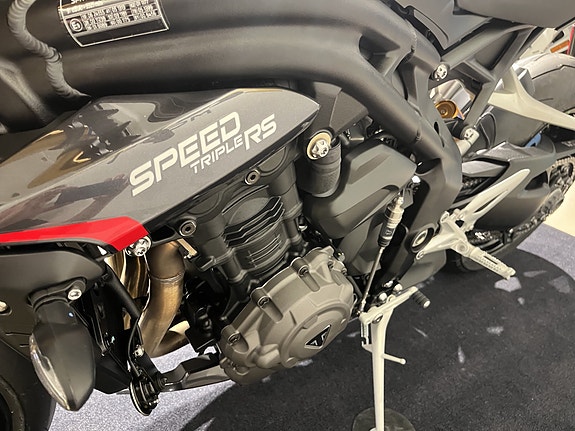 Triumph Speed Triple 1200 RS 7 of 14