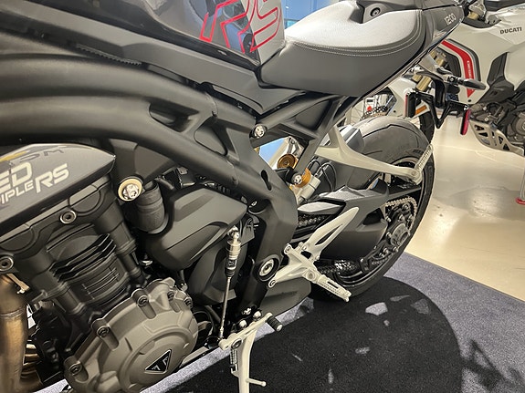 Triumph Speed Triple 1200 RS 8 of 14