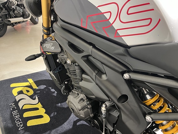Triumph Speed Triple 1200 RS 10 of 14