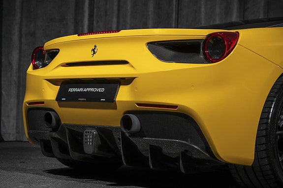 Ferrari 488 GTB 11 of 30