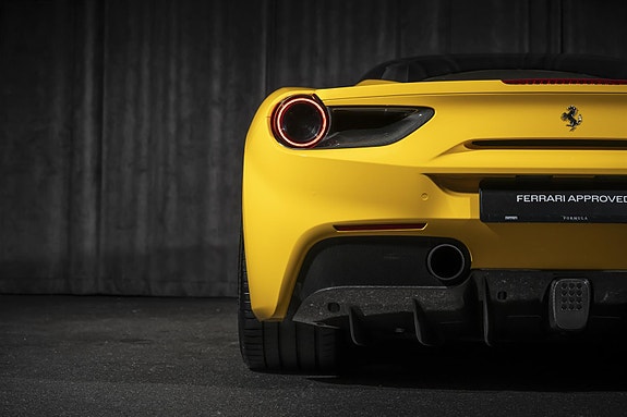 Ferrari 488 GTB 13 of 30