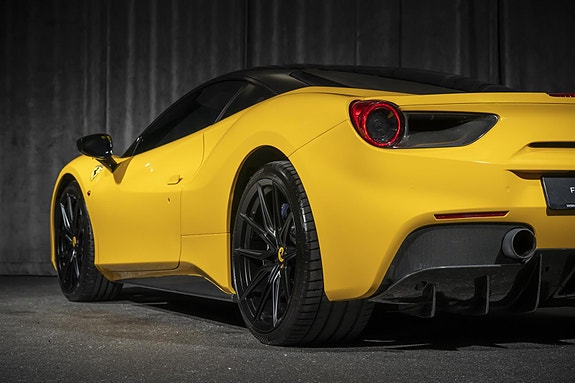 Ferrari 488 GTB 10 of 30