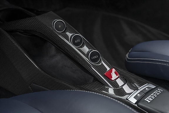 Ferrari 488 GTB 22 of 30