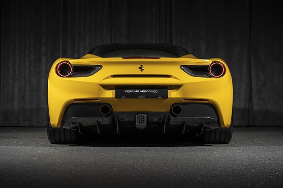 Ferrari 488 GTB 4 of 5