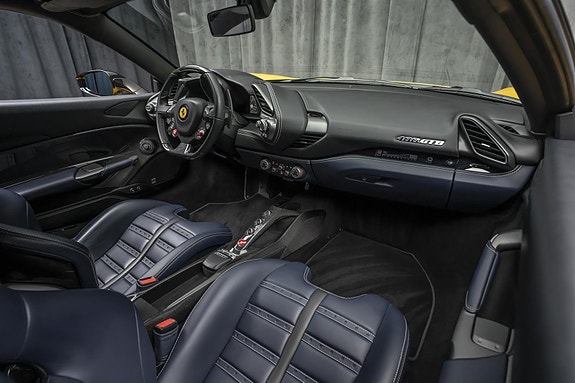 Ferrari 488 GTB 26 of 30