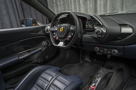 Ferrari 488 GTB 17 of 30