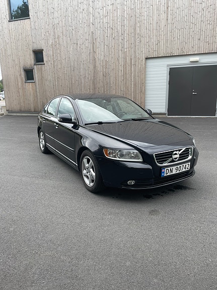Volvo S40 3 of 26