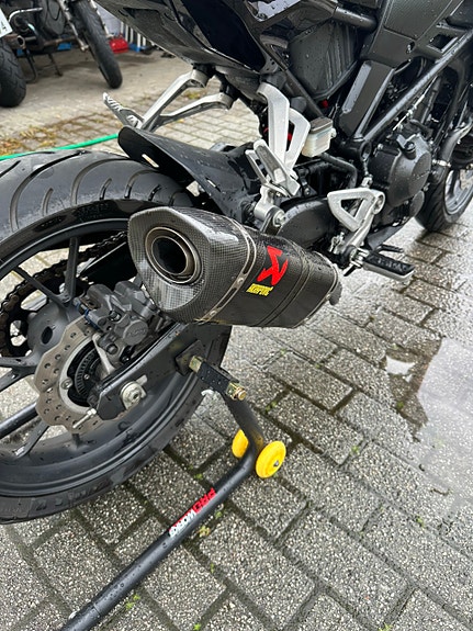 Honda CB 300 R 11 of 16