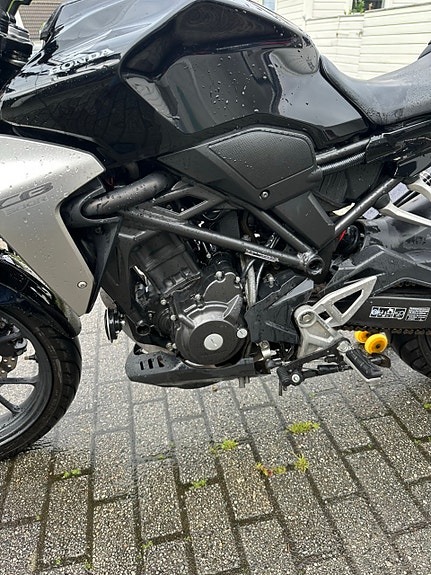 Honda CB 300 R 9 of 16