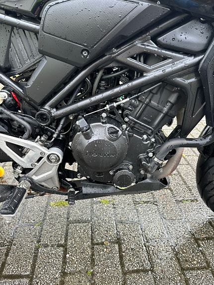 Honda CB 300 R 8 of 16