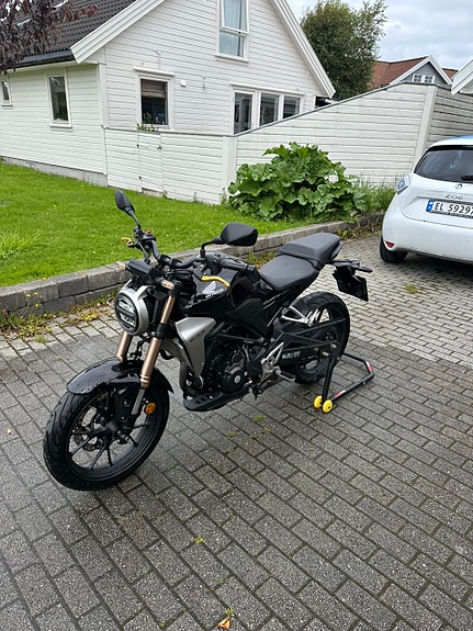 Honda CB 300 R 2 of 16