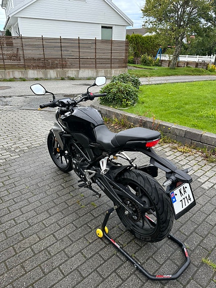 Honda CB 300 R 4 of 16
