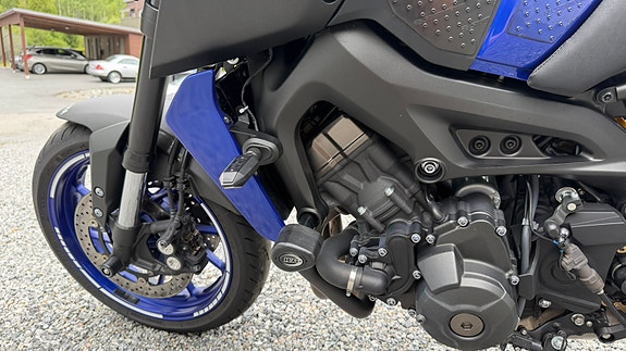 Yamaha MT-09 10 of 15