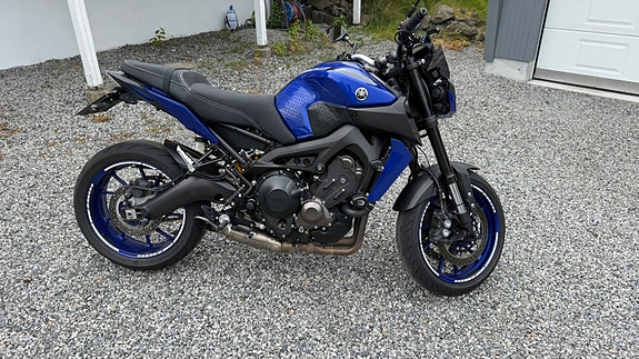Yamaha MT-09 3 of 15