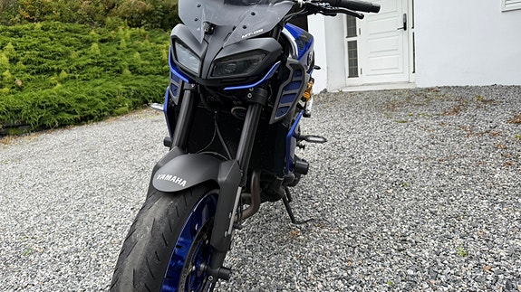 Yamaha MT-09 11 of 15