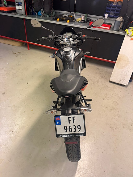 Aprilia RS 125 Tuono 9 of 10