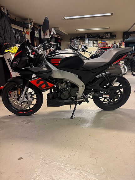 Aprilia RS 125 Tuono 6 of 10