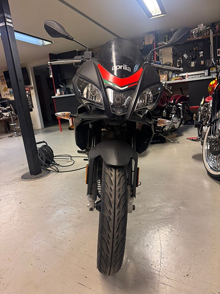 Aprilia RS 125 Tuono 7 of 10