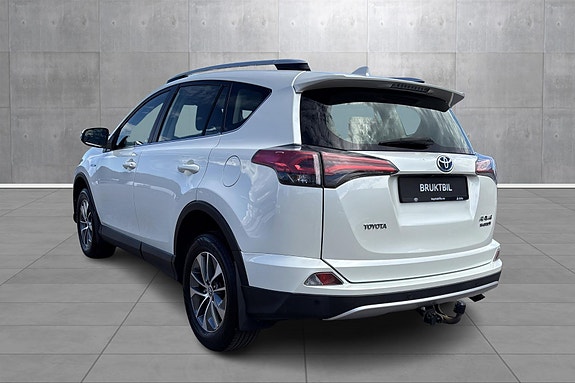 Toyota RAV4 3 of 5